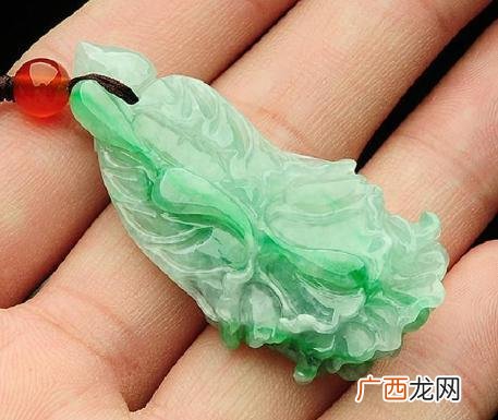 翡翠的颜色有哪些,变色翡翠是什么？