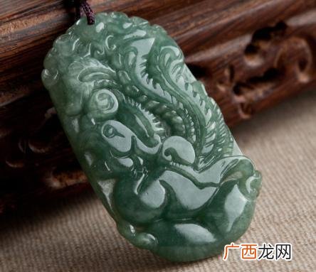 翡翠的颜色有哪些,变色翡翠是什么？