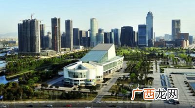 杭州湾属于宁波哪个区,杭州湾属于江还是海？