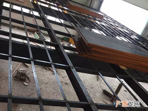 钢是由什么组成的,钢铁属于什么材料？