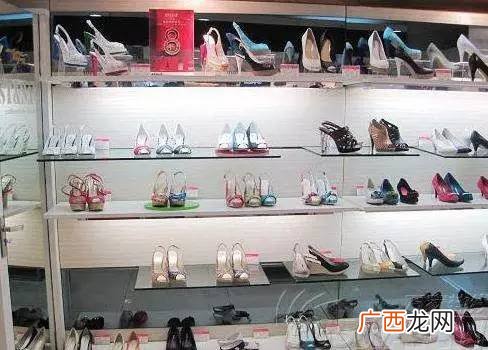 星期六女鞋旗下有几个女鞋牌子,菲伊斯莉女鞋是什么的品牌？