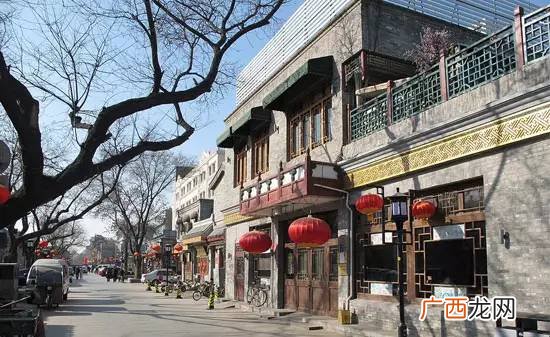 北京护国寺小吃街在那里怎么去,护国寺小吃营业时间？