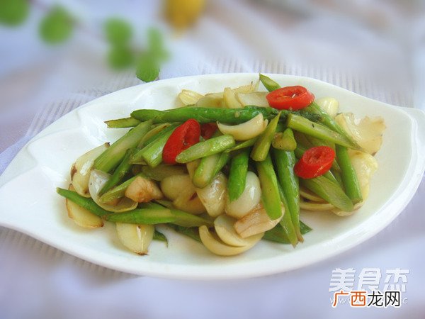 新鲜百合怎么炒,鲜百合怎样焯水？