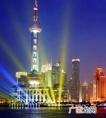 上海外滩建筑的特点,上海外滩的建筑特色和历史演变？