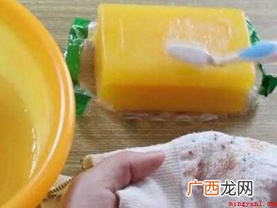 樱桃水弄到白衣服上怎么洗