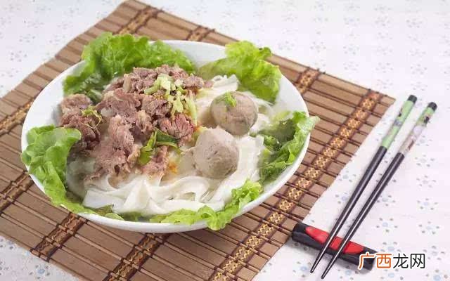 粿条汤做法,一碗粿条汤的成本和利润？