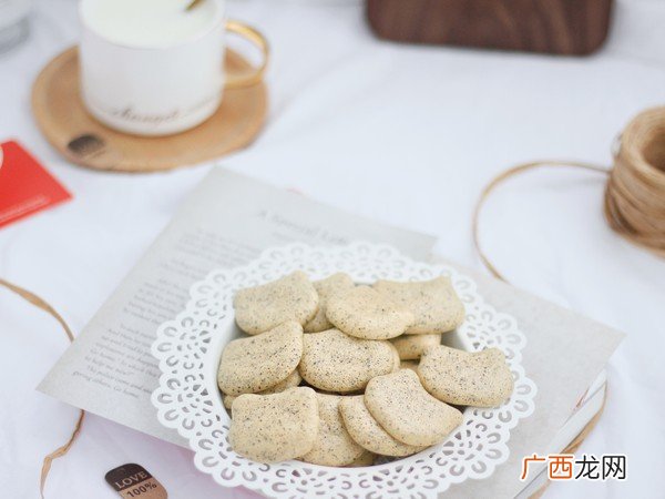 芝麻饼干的做法,芝麻薄饼的烤箱做法？