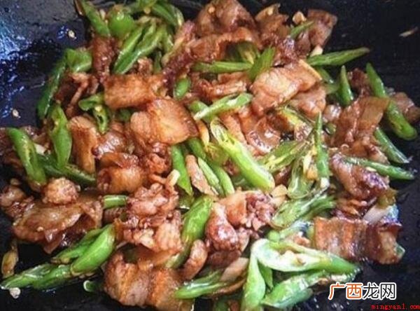 杭椒炒肉简单易做,好吃下饭,自己在家做饭,卫生又划算 杭椒炒肉怎么做