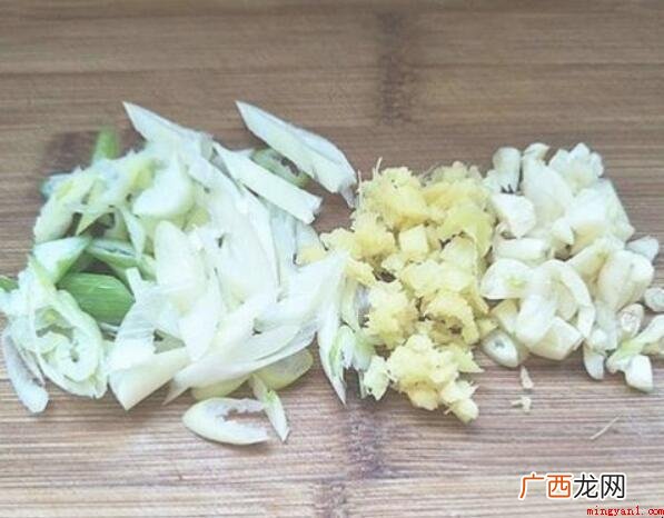 杭椒炒肉简单易做,好吃下饭,自己在家做饭,卫生又划算 杭椒炒肉怎么做