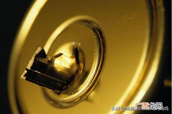 钥匙断在锁孔怎么取出小妙招,我把钥匙头断到锁孔里了怎么取出来？