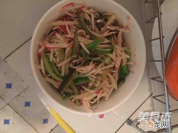 腌酸黄瓜的做法,无水酸黄瓜怎么腌制？
