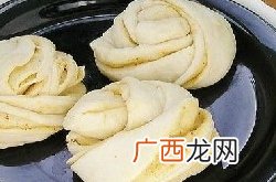 蒸花卷的详细做法,蒸花卷怎么发面和？