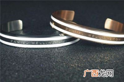 什么是钛钢什么特点,钛钢板什么材质？
