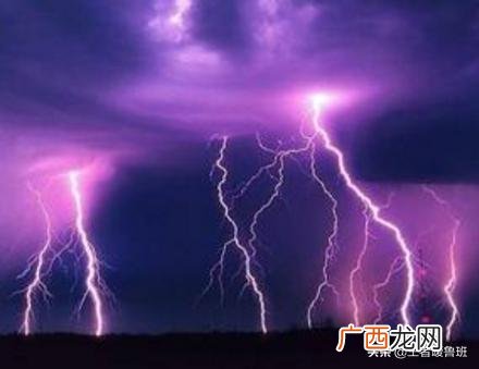 打雷的时候能玩电脑吗,打雷一楼玩电脑行吗？