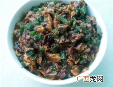 蒸辣椒鸡蛋酱的做法,东北肉酱蒸鸡蛋的做法大全？