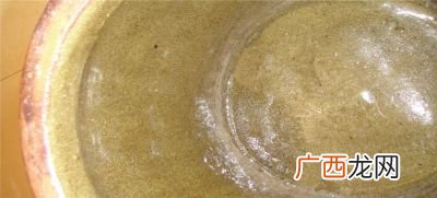 陶瓷釉是什么材料做成的,陶瓷釉材料是无机非金属材料吗？
