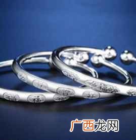 银手镯洗澡时可以带吗,银戒指可以戴着洗澡吗？