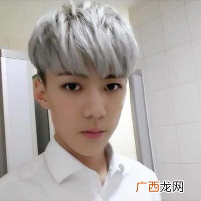 吴世勋应援色是什么,exo的应援色的由来?