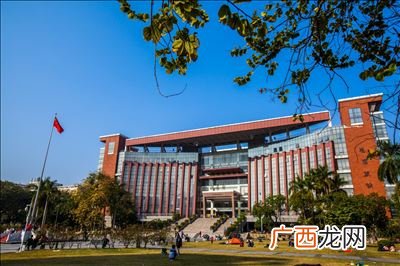 暨南大学英语系,暨南大学医学院全英教学是怎么回事？