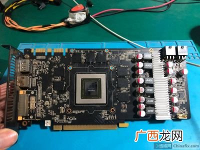 黄伟达显卡是什么意思,为什么买的七彩虹的显卡里面显示英伟达，英伟达是啥？