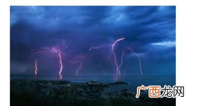 雷声是如何产生的,八年级物理，雷声是怎么产生？