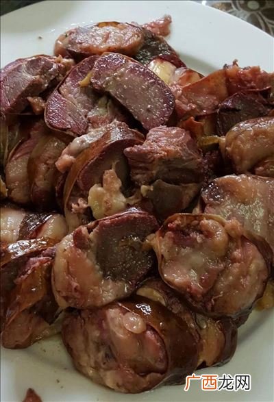 熏马肉怎么做好吃又简单,伊犁熏马肠是蒸还是煮？
