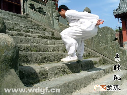怎样练轻功,怎样练轻功最快？