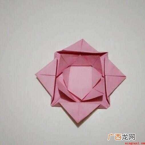 欧美玫瑰花就这样折好了! 怎么折欧美玫瑰花