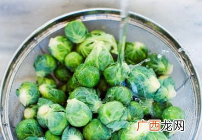 抱子甘蓝是什么菜,像包菜形状是实心的叫什么菜？