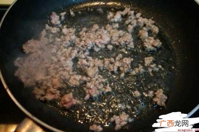 辣白菜炒米饭的做法是什么