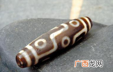 九眼天珠是什么材质,什么叫九眼天珠？