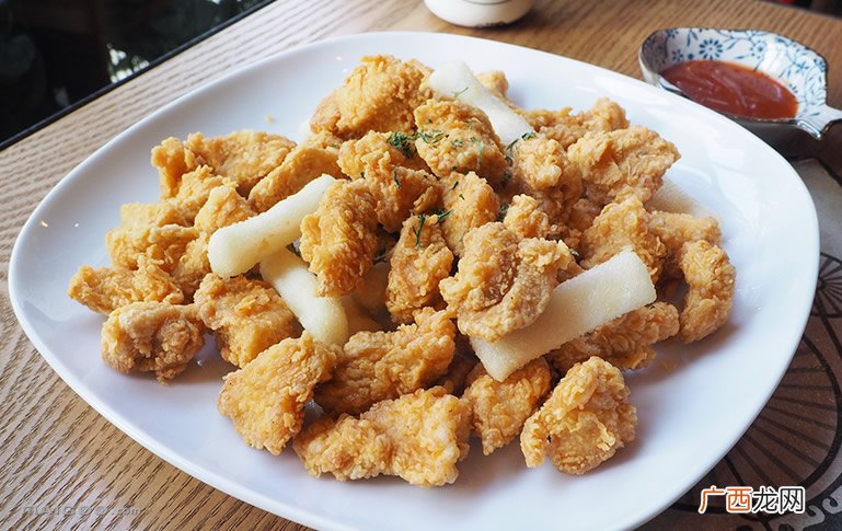 怎样炸鸡肉酥脆可口,怎么能把炸鸡炸的脆，又嫩呢？