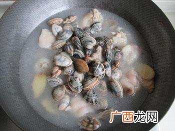 炖猪蹄花儿的做法,花芸豆煲猪脚能放菜干吗？