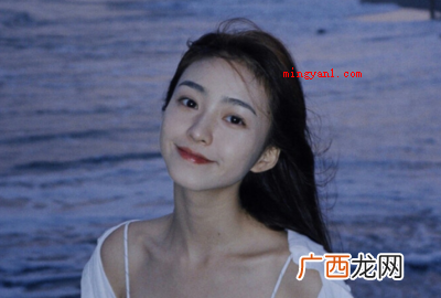 简略回应实际上笑靥如花这一词语的意思是形容女子的笑脸像花儿一 笑靥如花什么意思