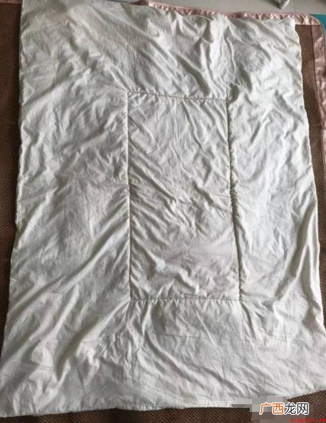 叠被子的简易步骤是什么 叠被子的简单步骤是什么