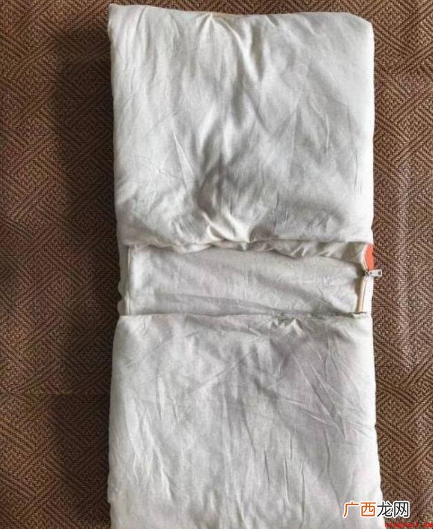 叠被子的简易步骤是什么 叠被子的简单步骤是什么