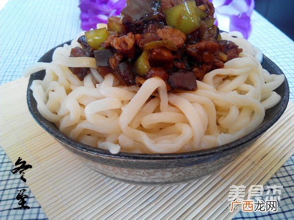茄丁打卤面怎么做,茄子粉条卤子怎么做？