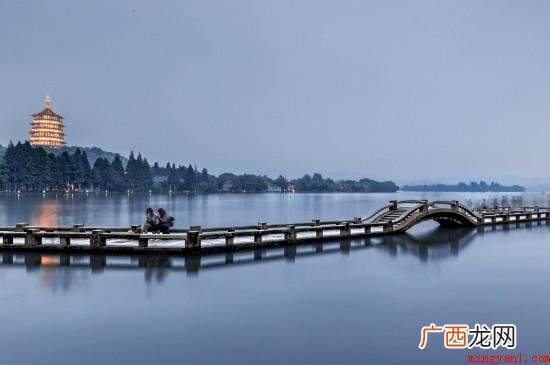 西湖归属于浙江省,位于杭州市区中西部,是知名的国家级别5A景 西湖属于哪个省