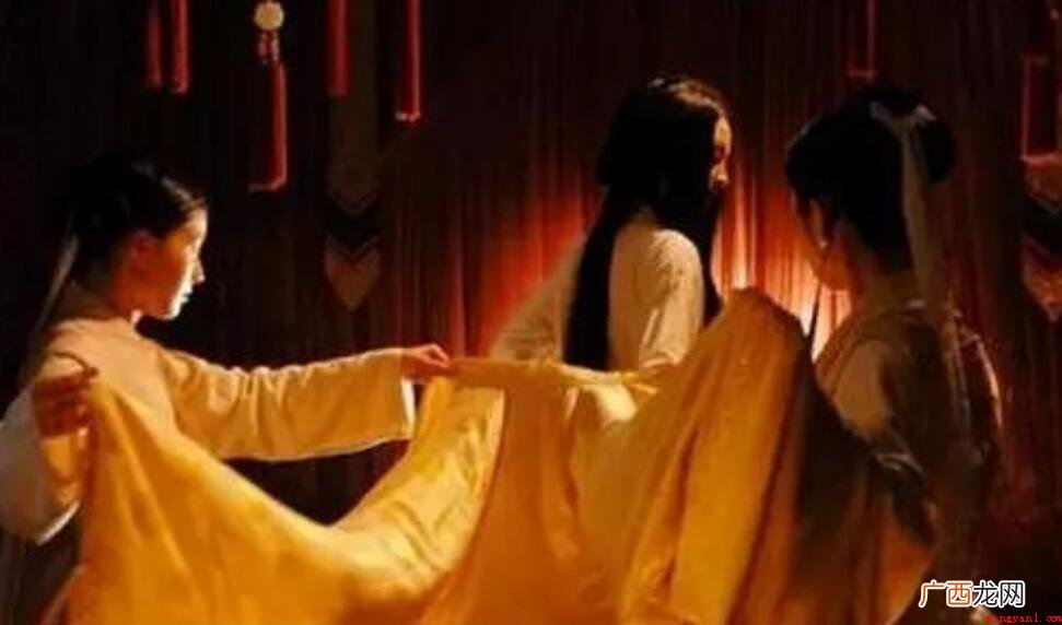后宫三千叙述的是古时候的皇帝有很多的妃子,总数过多,不计其数 侍寝是什么意思