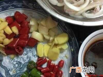 做鲜鱿鱼一共3步,可做酱爆铁板 鲜鱿鱼怎么做好吃又简单