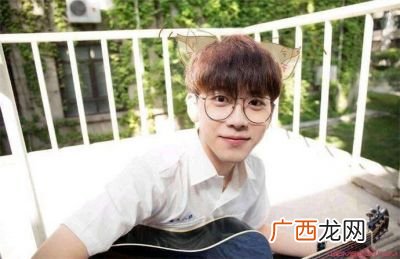 费启鸣哪个大学,费启鸣当初因为什么样的机遇才能进入娱乐圈？