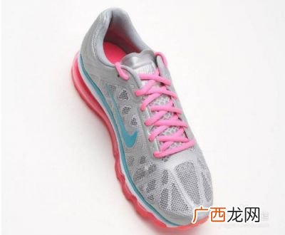 运动鞋的网面怎么清洗,运动鞋网面上的旧油渍怎么清洗？