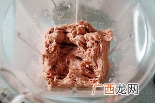 潮汕人进 怎么自制手打牛肉丸,求最佳的牛肉丸做法配方？
