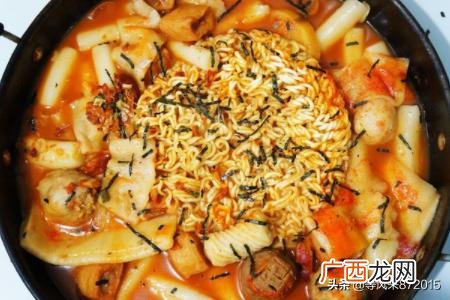 年糕火锅怎么吃,怎么做年糕火锅？