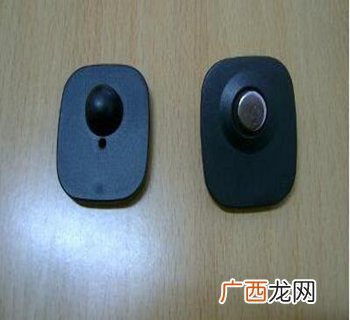 防盗磁扣，扣子 超市防盗扣在家怎么打开,超市里扣衣物的塑料扣怎么打开?？