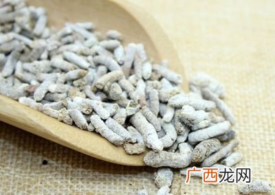 白丁香和丁香一样吗,丁香一样的颜色是什么颜色？