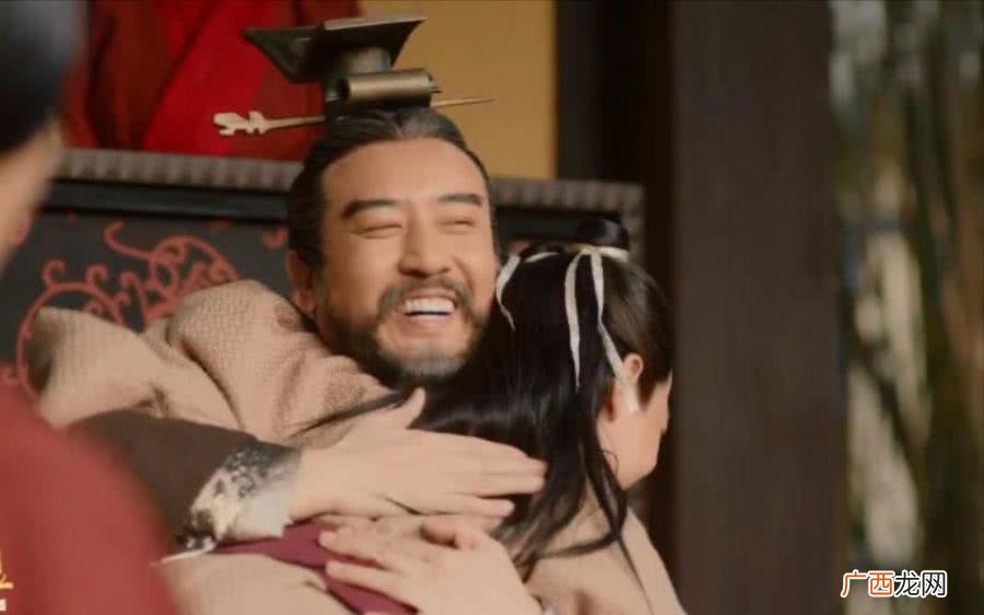 曹冲几岁死的,曹冲比曹操小几岁？