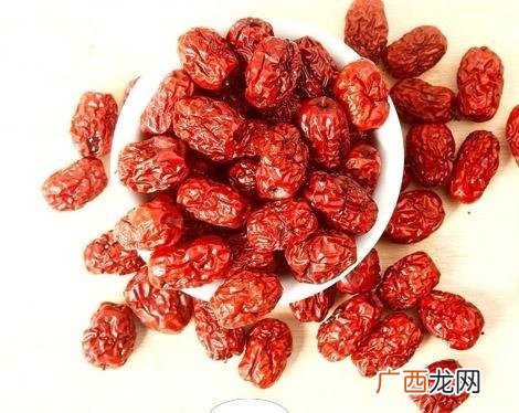 小枣和大枣有什么区别,酸枣与小枣的区别？