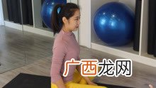 瑜伽猫伸展体式讲解,猫式伸展正确动作要领三分钟瑜伽？