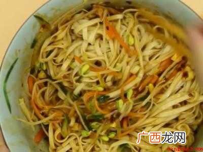 担面的做法及配料的具体操作步骤 担担面的做法及配料